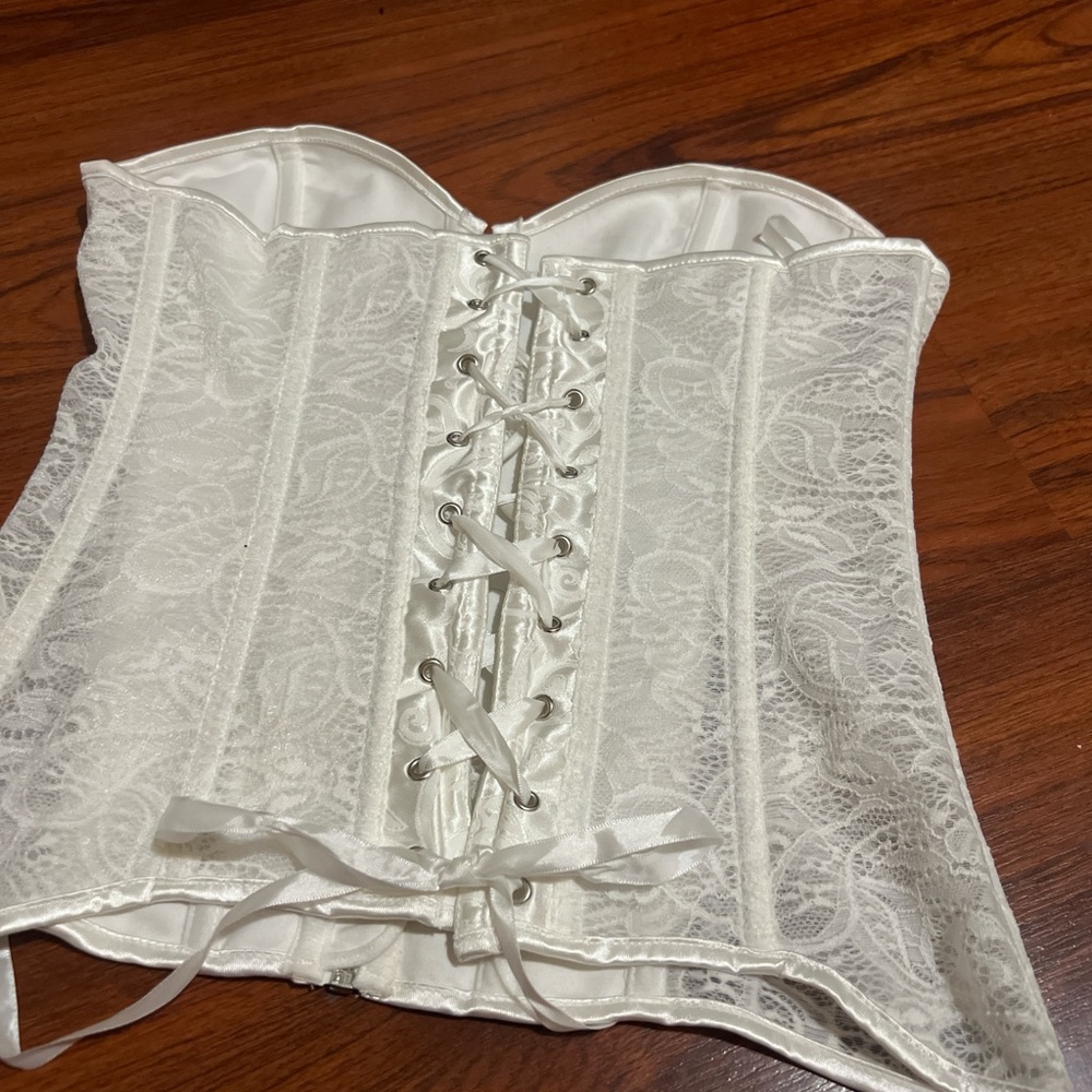 Chic White Lace-Up Corset Top
